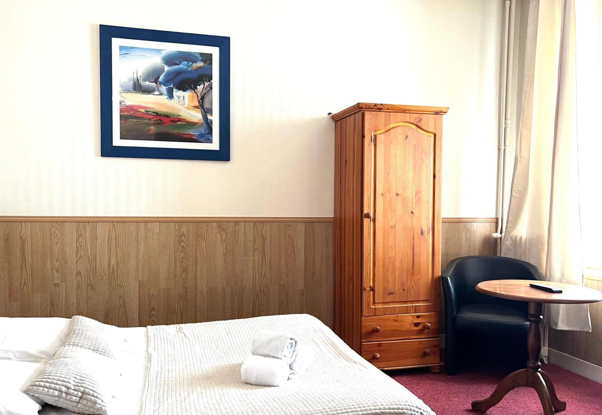 שרבורג Hotel De La Gare מראה חיצוני תמונה