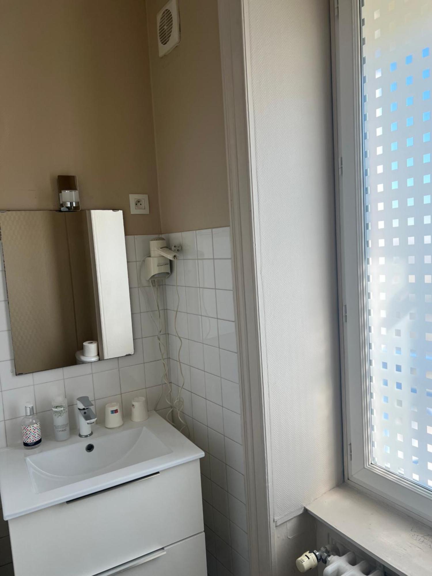שרבורג Hotel De La Gare מראה חיצוני תמונה