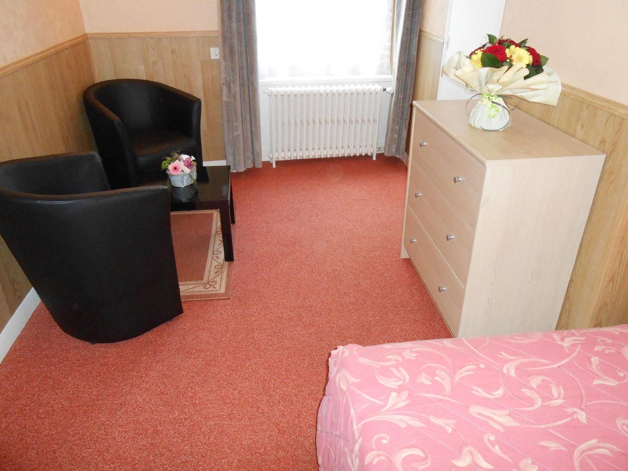 שרבורג Hotel De La Gare מראה חיצוני תמונה