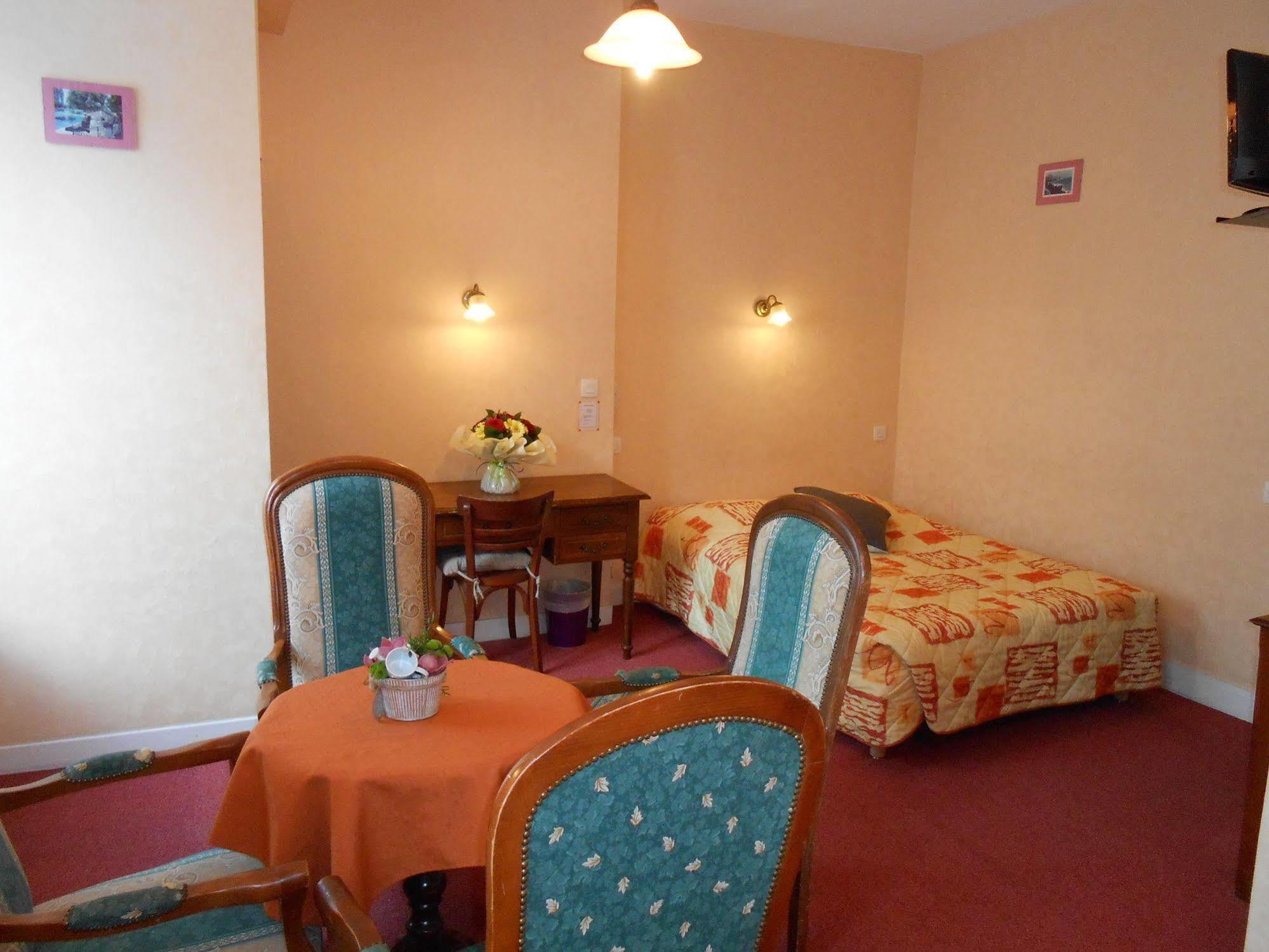 שרבורג Hotel De La Gare מראה חיצוני תמונה