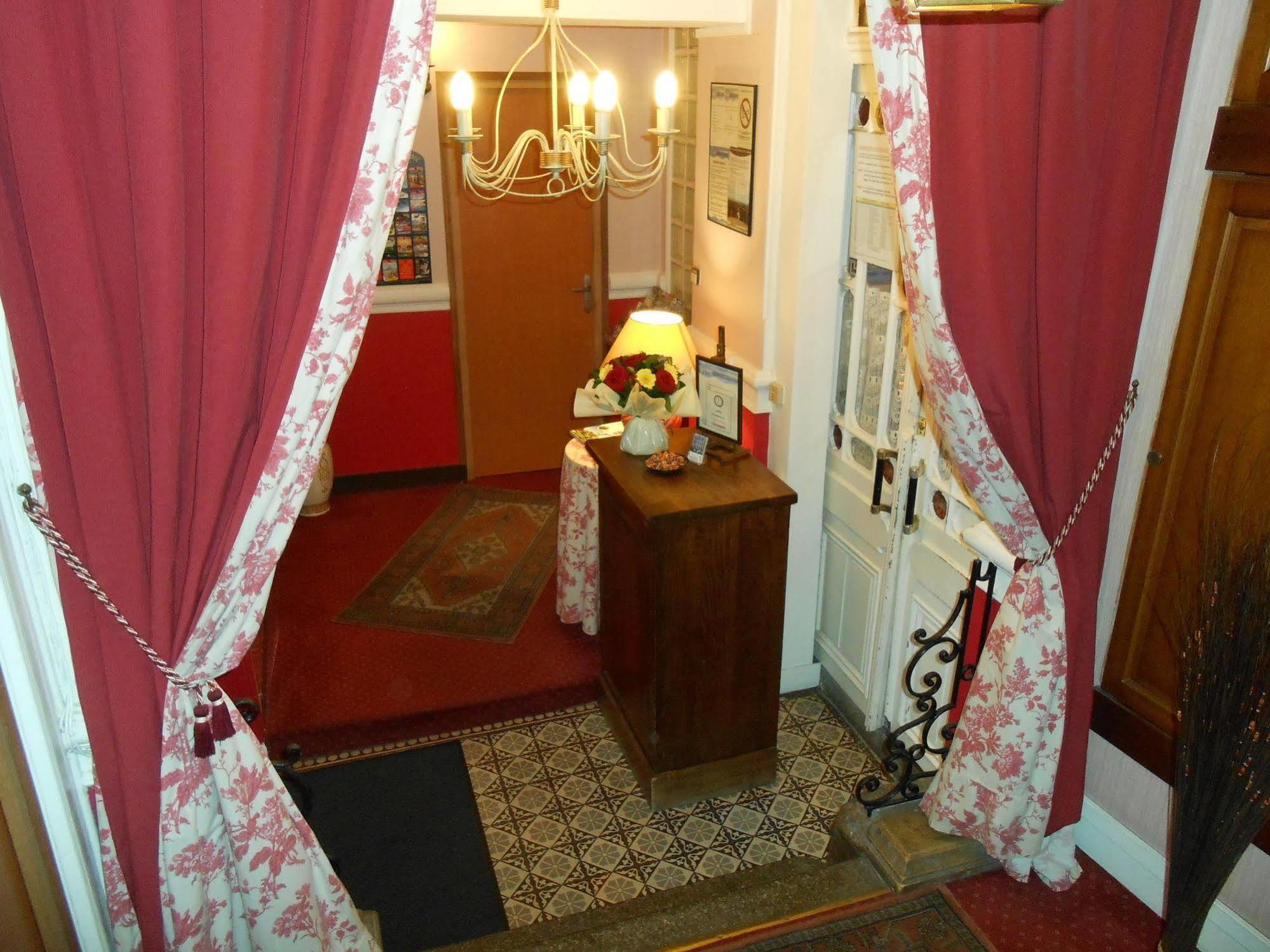 שרבורג Hotel De La Gare מראה חיצוני תמונה